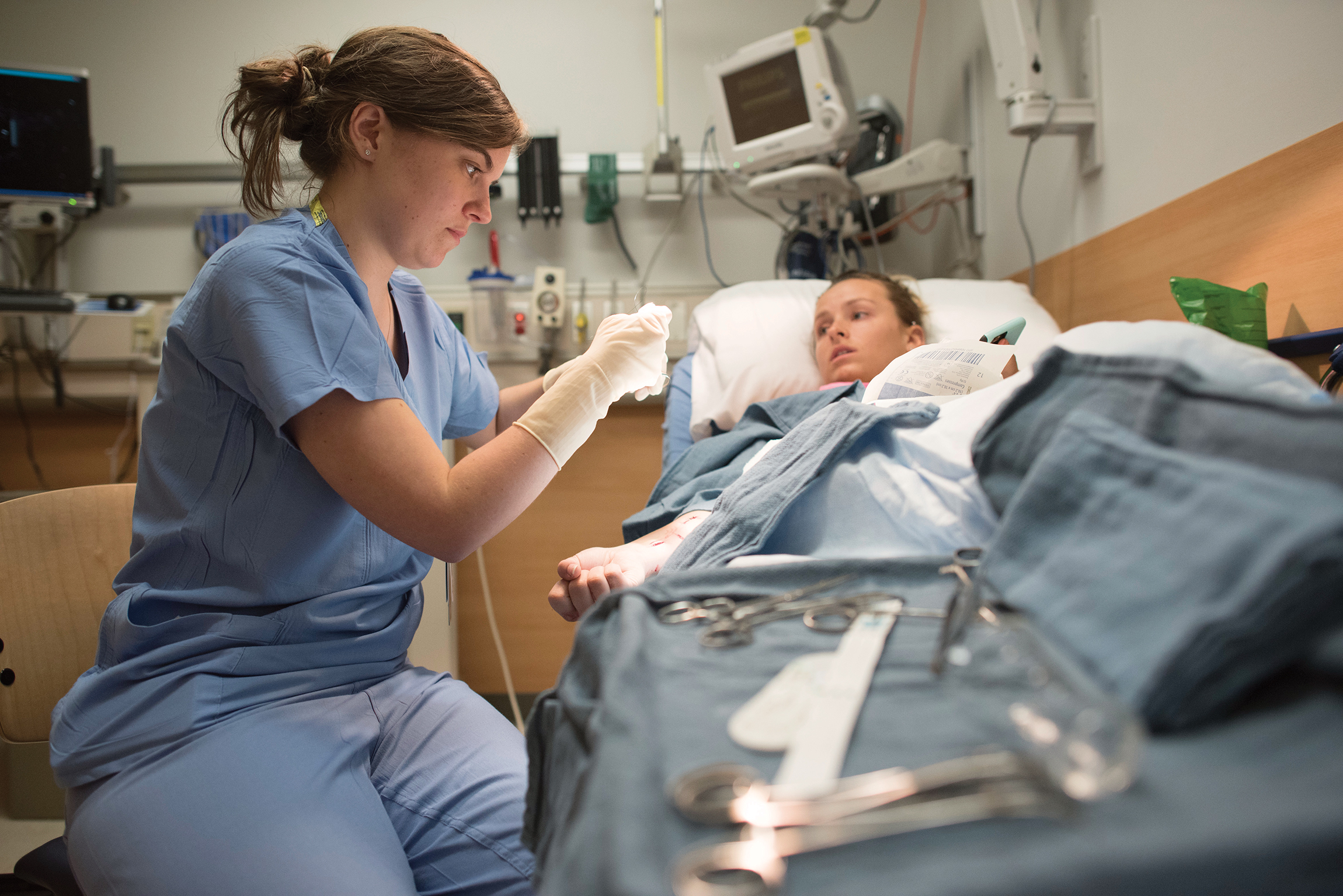 provider with patient in emergency room