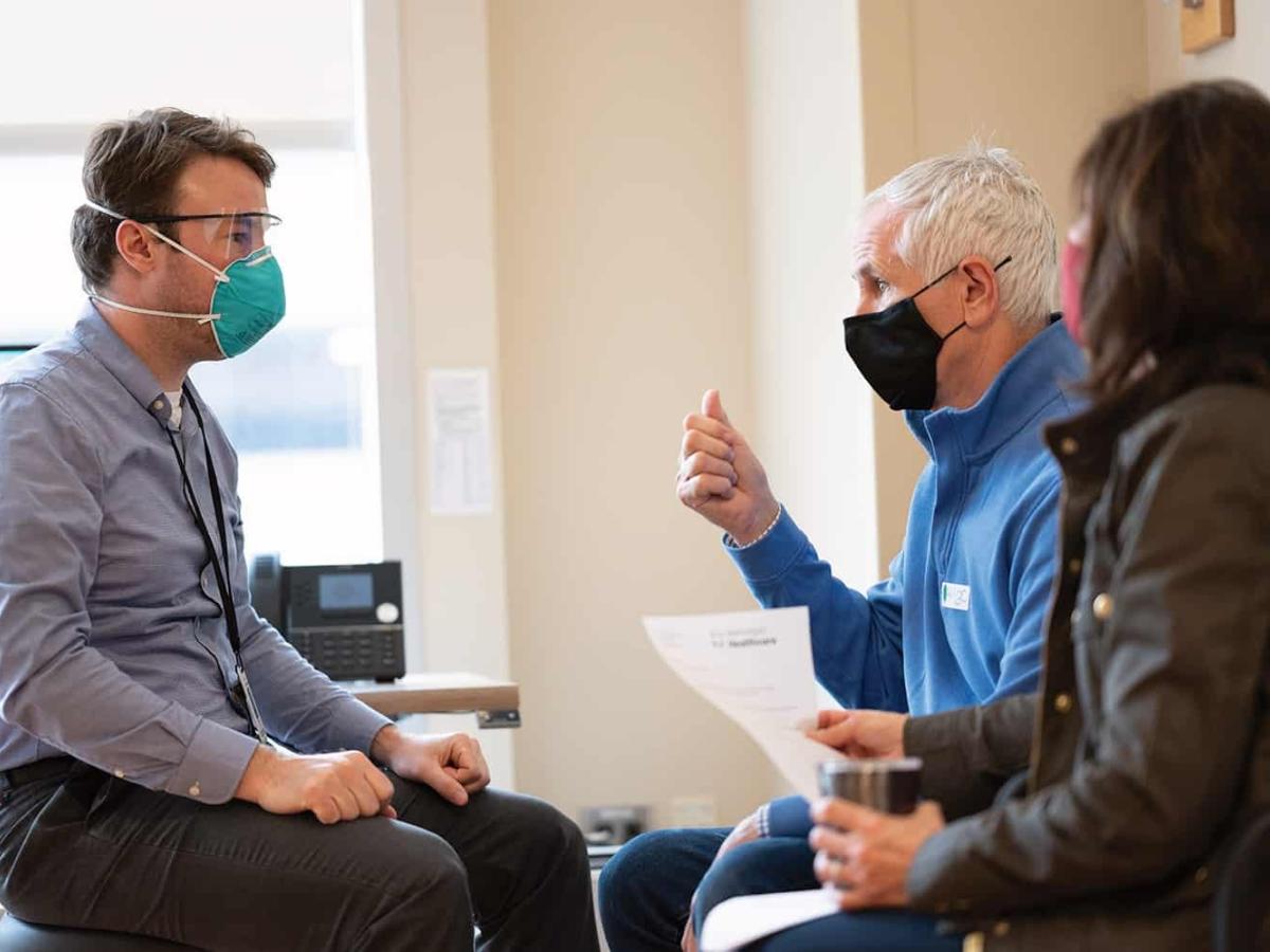 Speech provider working with elderly patient