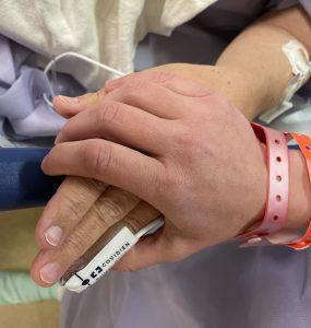 patient hands, transplant, kidney transplant, organ donation, Mother's Day, polycystic kidney disease, PKD, end-stage renal disease, ESRD, Mom and blogger participate in 