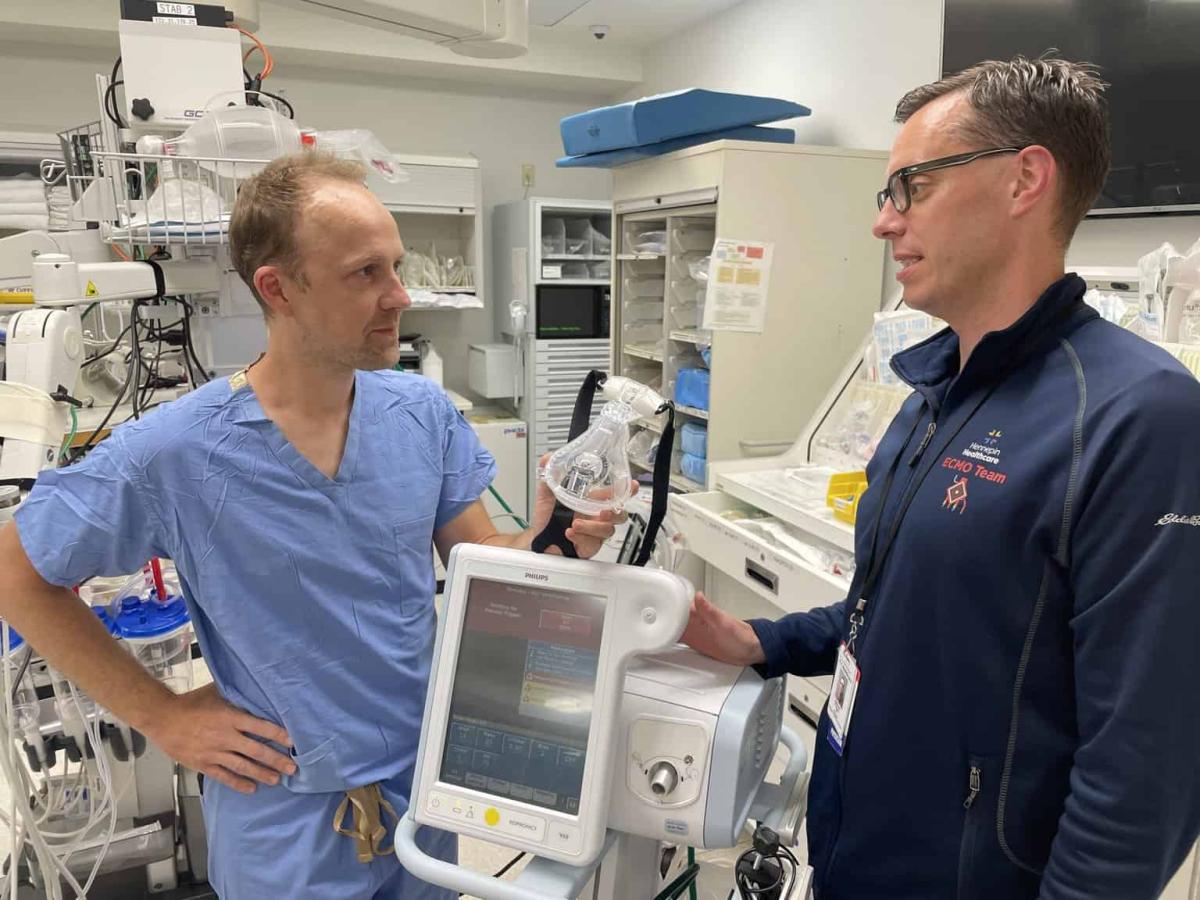 two emergency doctors in stab room, PREOXI, randomized trial, Vanderbilt University, hypoxemia, Department of the Defense, Preoxygenation, cardiac arrest, BiPAP, intubation, oxygen via bipap, emergency intubation, emergency tracheal intubation, hypoxemia, risk of cardiac arrest