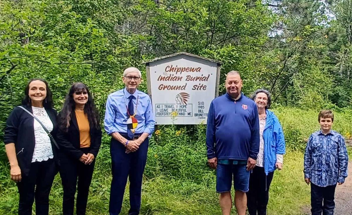 lindsey king and her family, sacred land returned, Anishinaabe ancestors, Fond du Lac Band of Lake Superior Chippewa, return sacred burial grounds to the Anishinaabe people