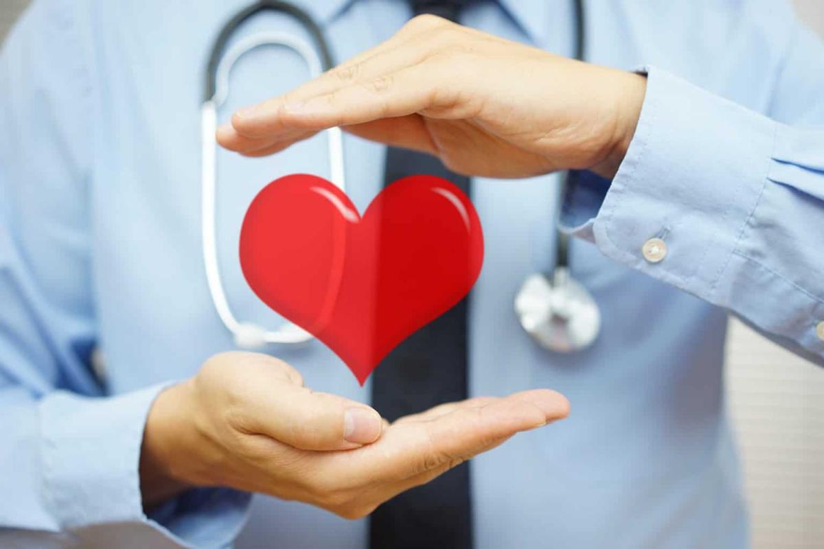 doctor closeup with stethoscope and heart, Did you wake up with high blood pressure on Monday, american college of cardiology, american heart association, blood pressure guidelines, new guidelines for high blood pressure